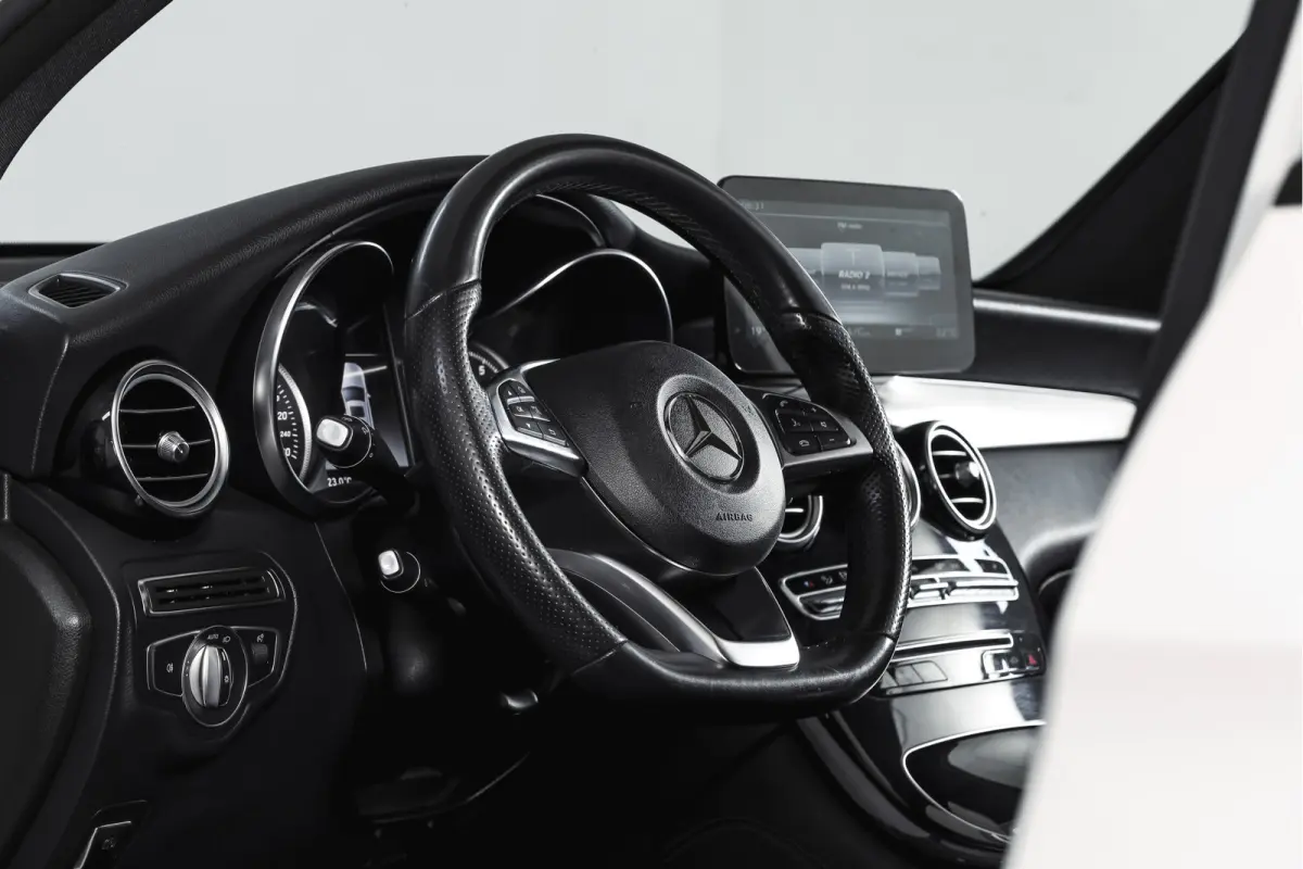 250 4MATIC 211 PK Premium AMG Line | S/K-Panodak | Cruise | Stoelverw. | PDC | Camera | App. Connect | ECC | LM 21" |
