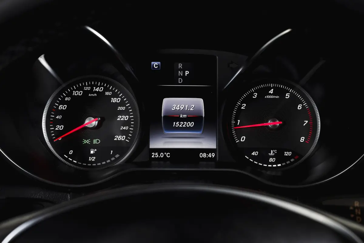 250 4MATIC 211 PK Premium AMG Line | S/K-Panodak | Cruise | Stoelverw. | PDC | Camera | App. Connect | ECC | LM 21" |
