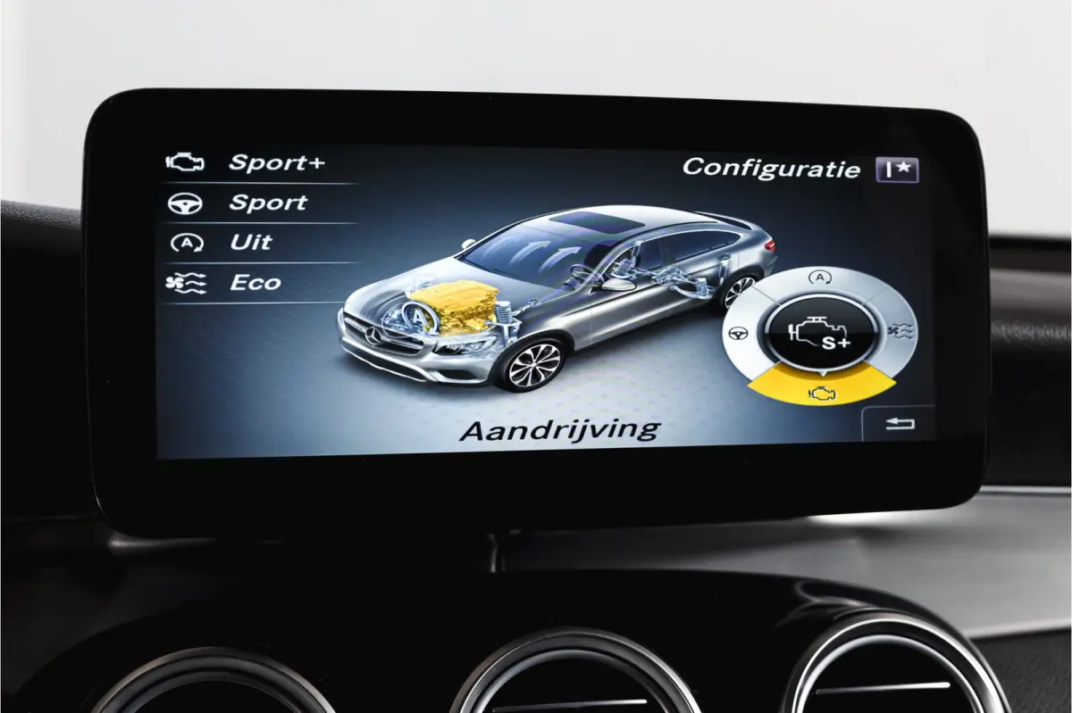 250 4MATIC 211 PK Premium AMG Line | S/K-Panodak | Cruise | Stoelverw. | PDC | Camera | App. Connect | ECC | LM 21" |