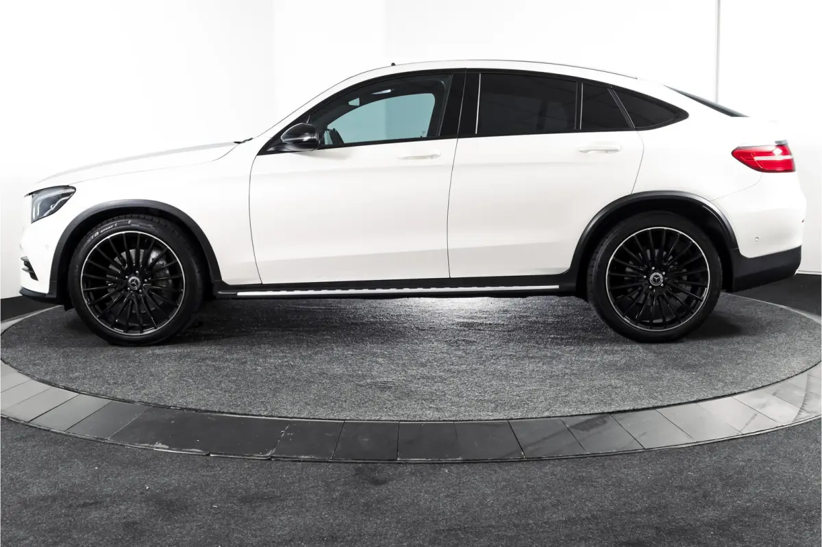 250 4MATIC 211 PK Premium AMG Line | S/K-Panodak | Cruise | Stoelverw. | PDC | Camera | App. Connect | ECC | LM 21" |
