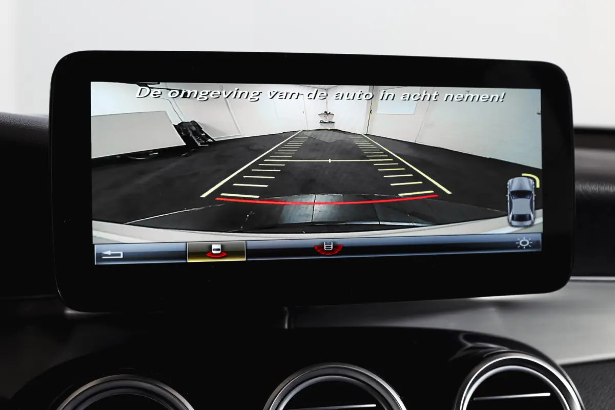 250 4MATIC 211 PK Premium AMG Line | S/K-Panodak | Cruise | Stoelverw. | PDC | Camera | App. Connect | ECC | LM 21" |