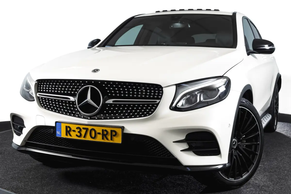250 4MATIC 211 PK Premium AMG Line | S/K-Panodak | Cruise | Stoelverw. | PDC | Camera | App. Connect | ECC | LM 21" |