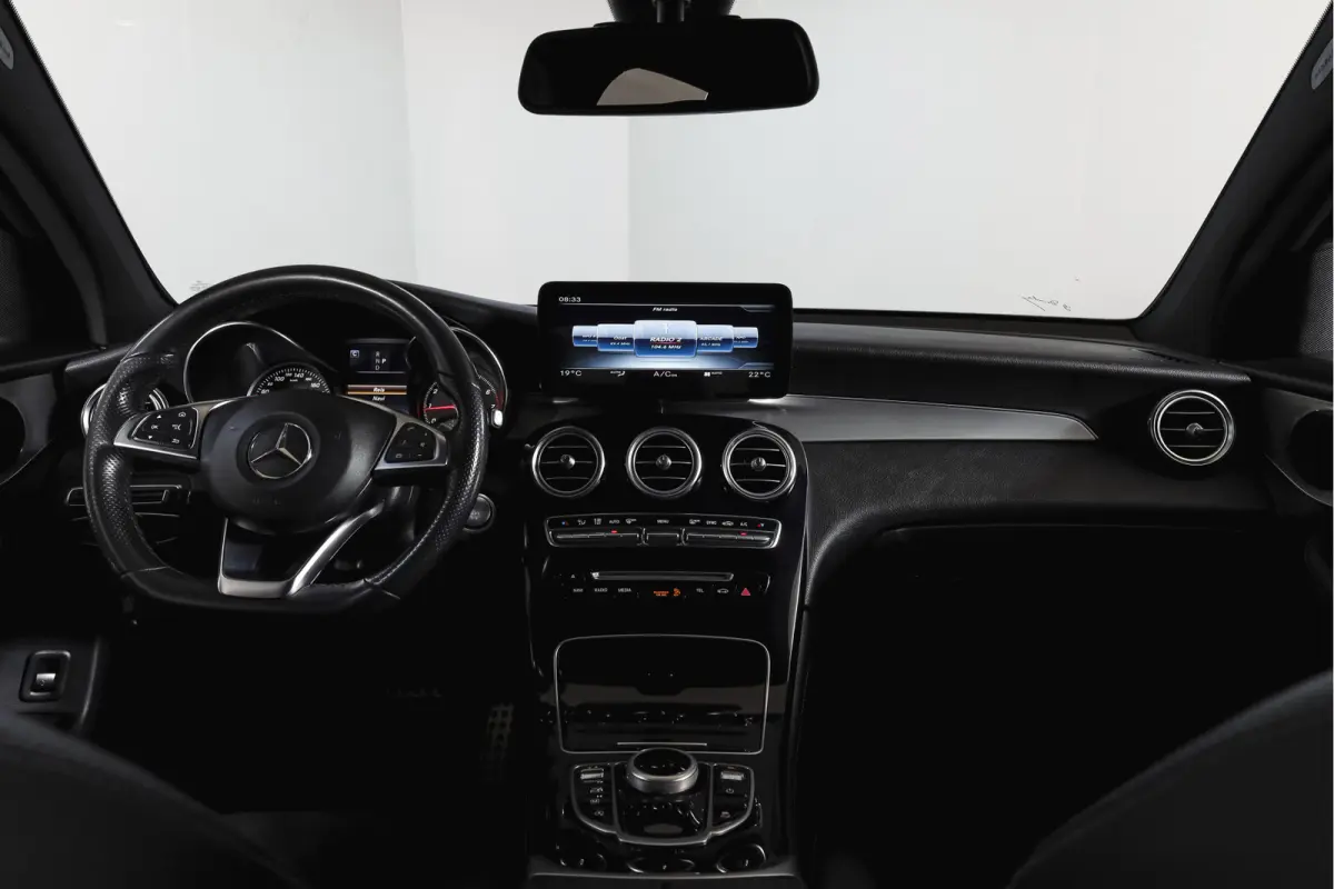 250 4MATIC 211 PK Premium AMG Line | S/K-Panodak | Cruise | Stoelverw. | PDC | Camera | App. Connect | ECC | LM 21" |