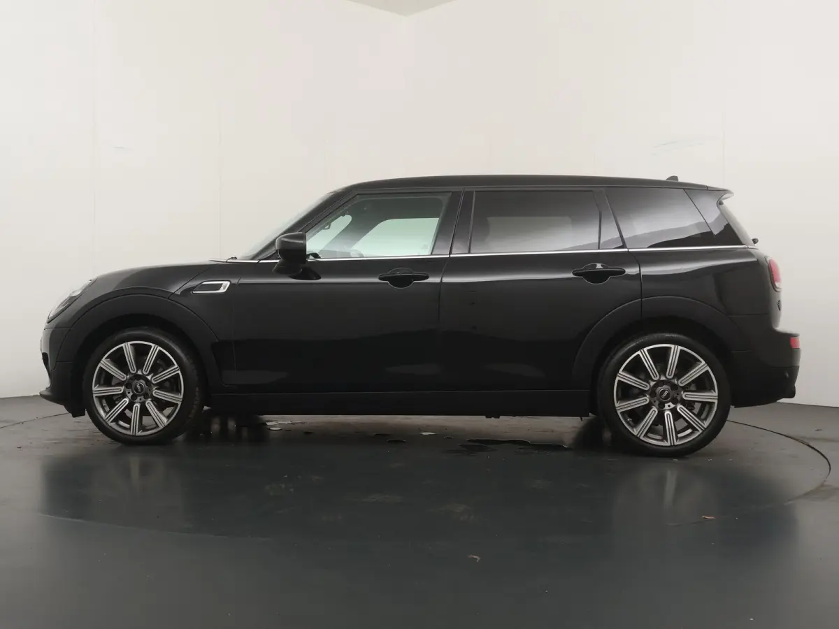 Cooper | Cruise control | Keyless entry | Led koplamen | Achteruitrijcamera | Stoelverwarming