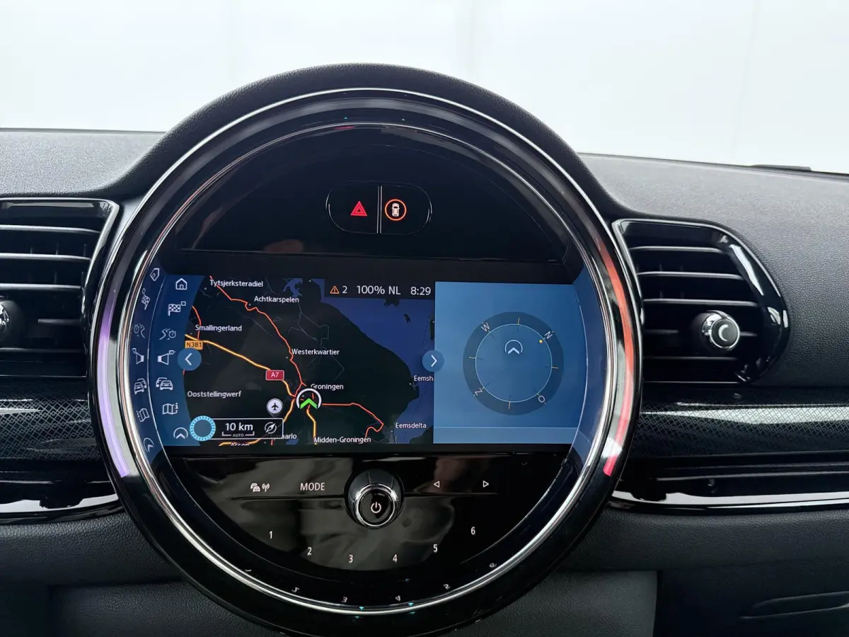 Cooper | Cruise control | Keyless entry | Led koplamen | Achteruitrijcamera | Stoelverwarming