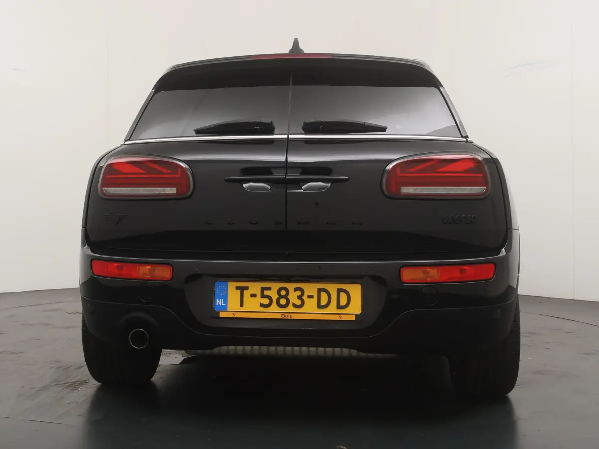 Cooper | Cruise control | Keyless entry | Led koplamen | Achteruitrijcamera | Stoelverwarming
