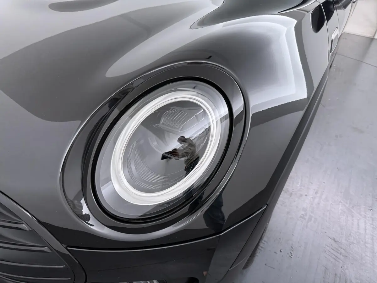 Cooper | Cruise control | Keyless entry | Led koplamen | Achteruitrijcamera | Stoelverwarming