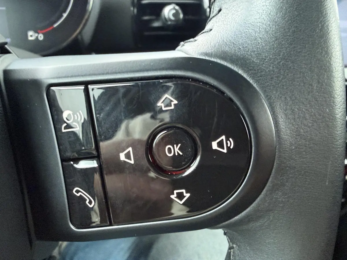 Cooper | Cruise control | Keyless entry | Led koplamen | Achteruitrijcamera | Stoelverwarming