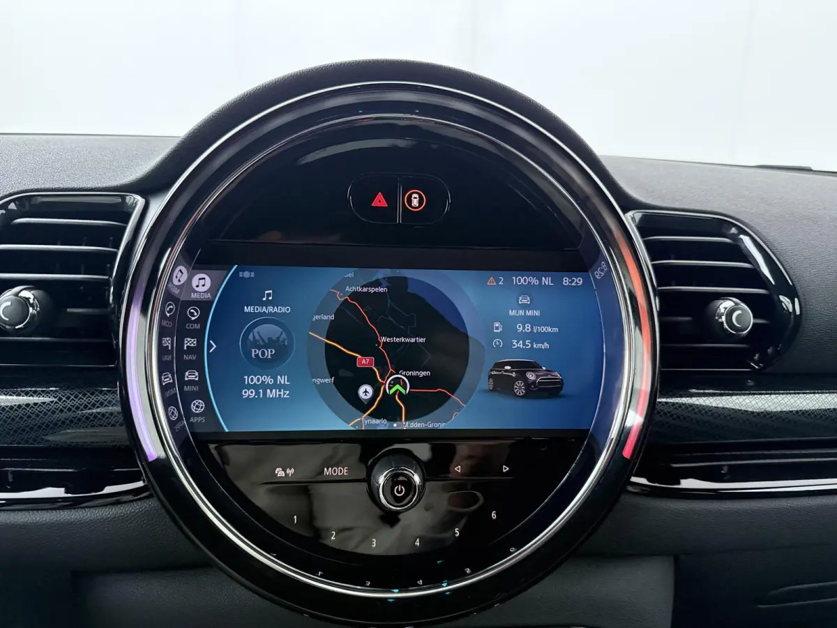 Cooper | Cruise control | Keyless entry | Led koplamen | Achteruitrijcamera | Stoelverwarming