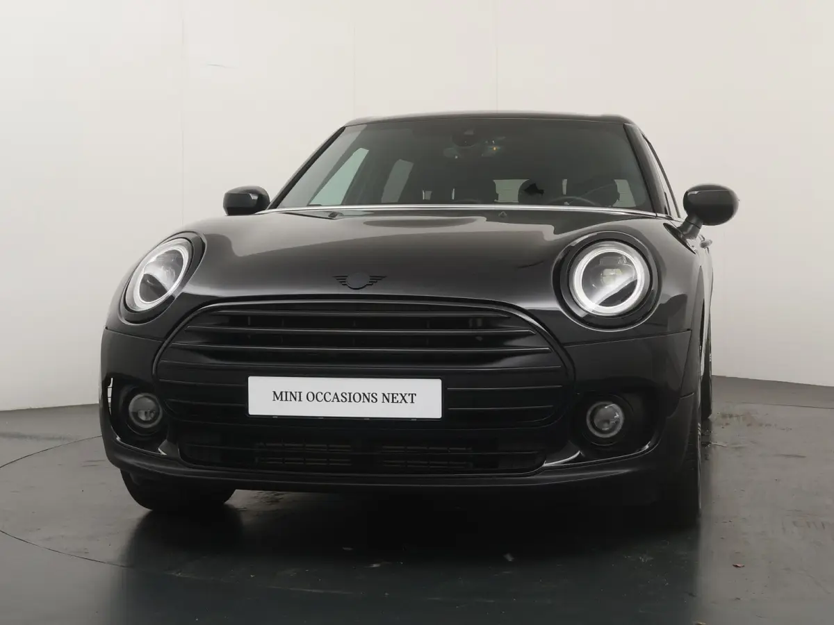 Cooper | Cruise control | Keyless entry | Led koplamen | Achteruitrijcamera | Stoelverwarming