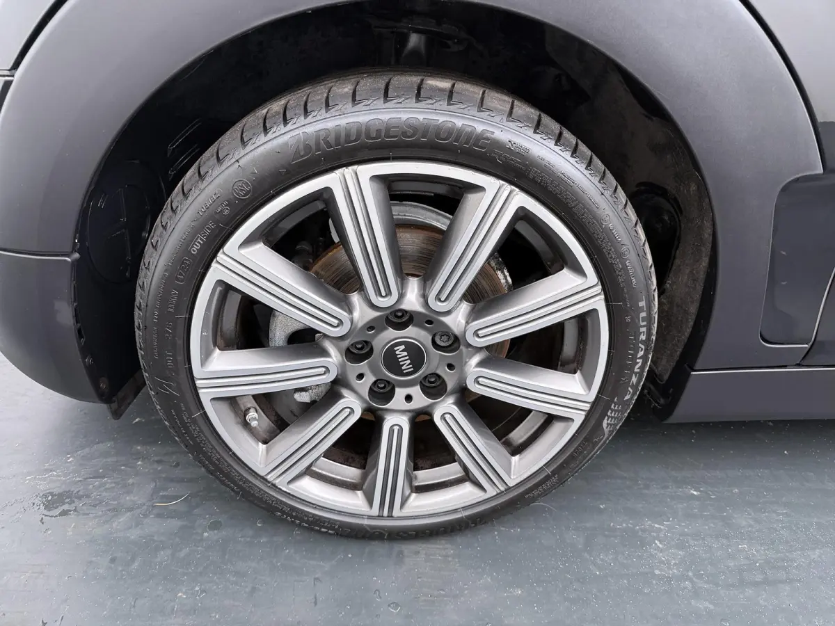 Cooper | Cruise control | Keyless entry | Led koplamen | Achteruitrijcamera | Stoelverwarming