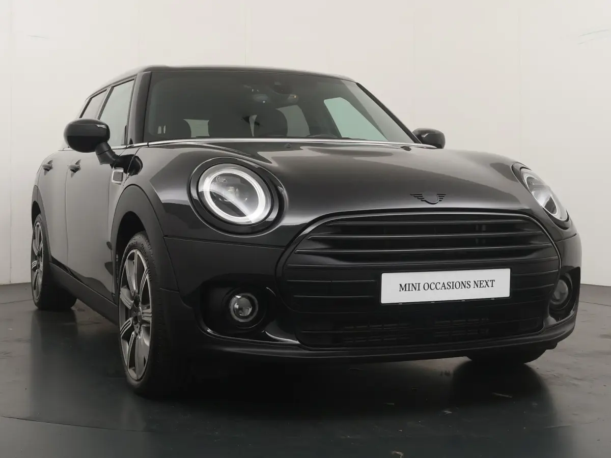 Cooper | Cruise control | Keyless entry | Led koplamen | Achteruitrijcamera | Stoelverwarming