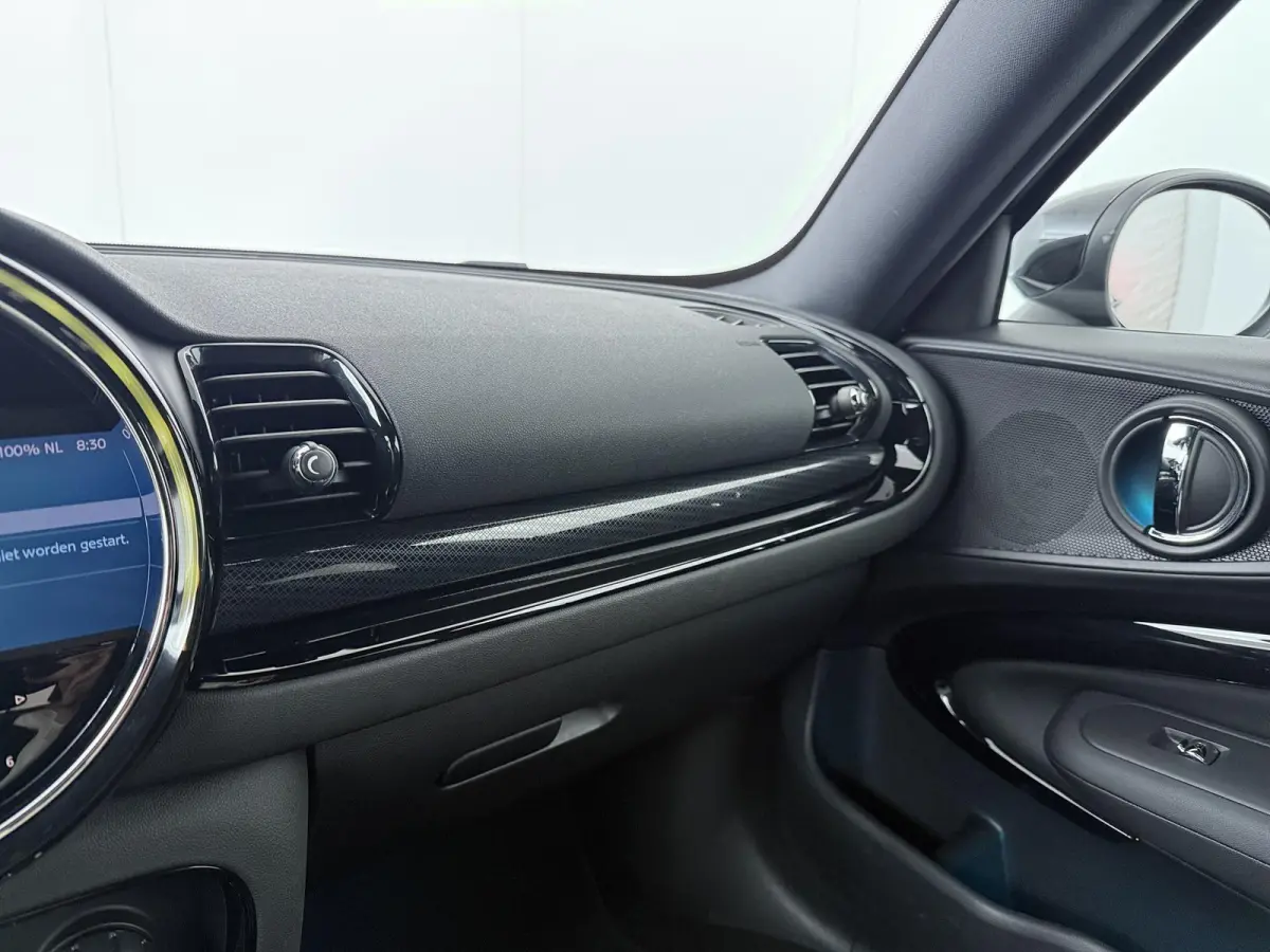 Cooper | Cruise control | Keyless entry | Led koplamen | Achteruitrijcamera | Stoelverwarming