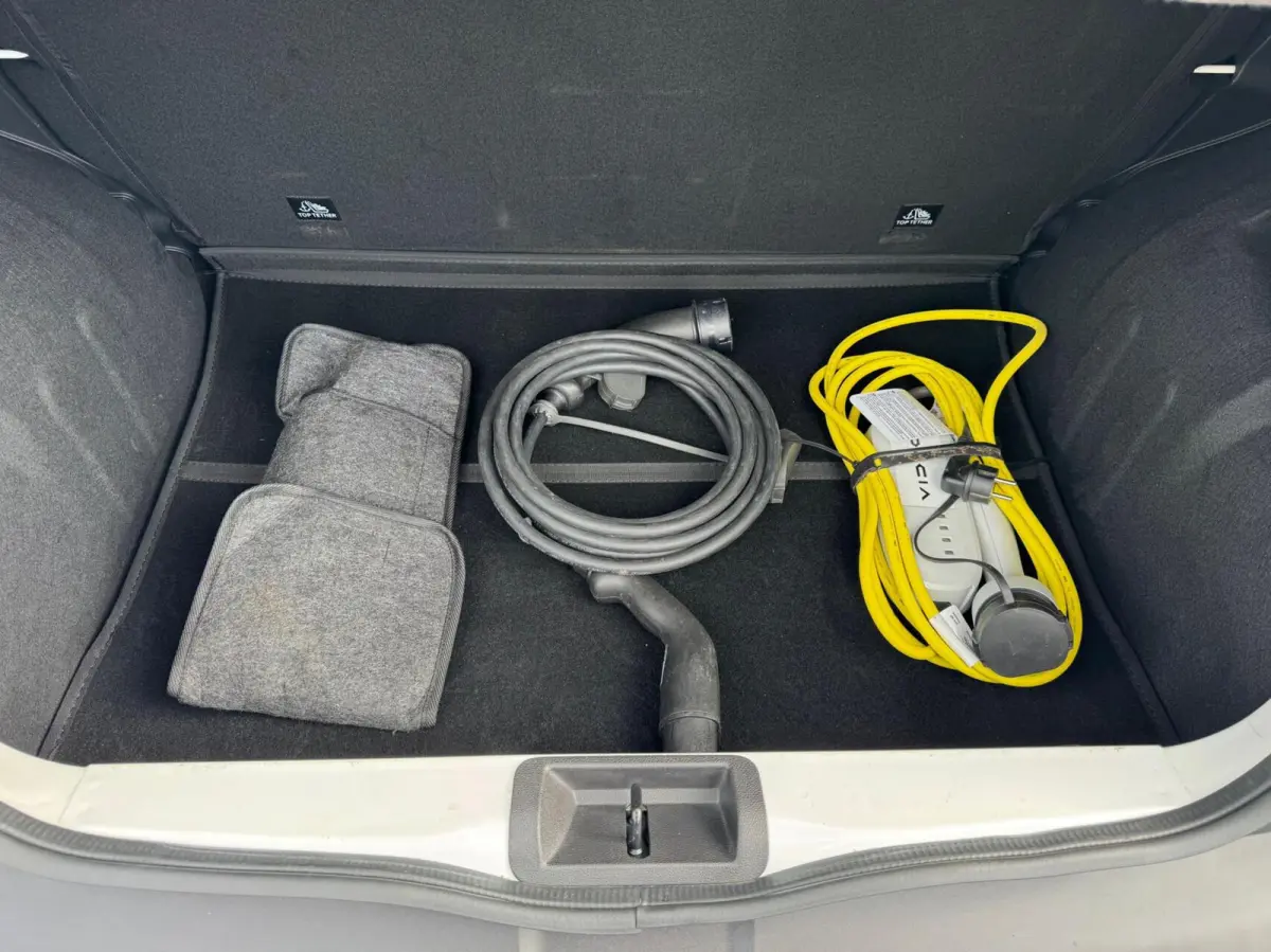 Comfort Plus 27 kWh CCS/Navi/Camera/CarPlay/