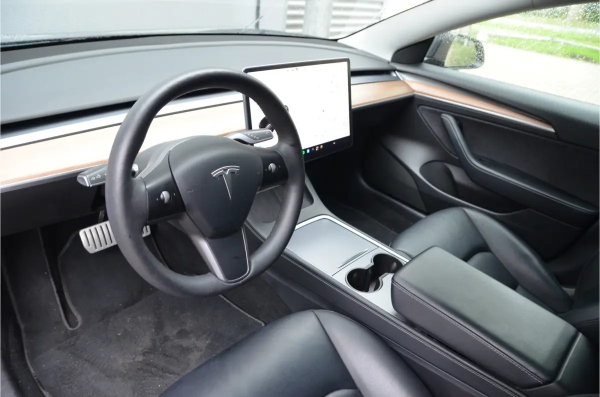 Performance AWD 75 kWh AutoPilot3.0, Warmtepomp