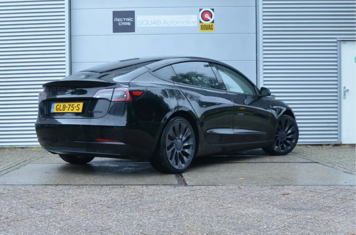 Performance AWD 75 kWh AutoPilot3.0, Warmtepomp