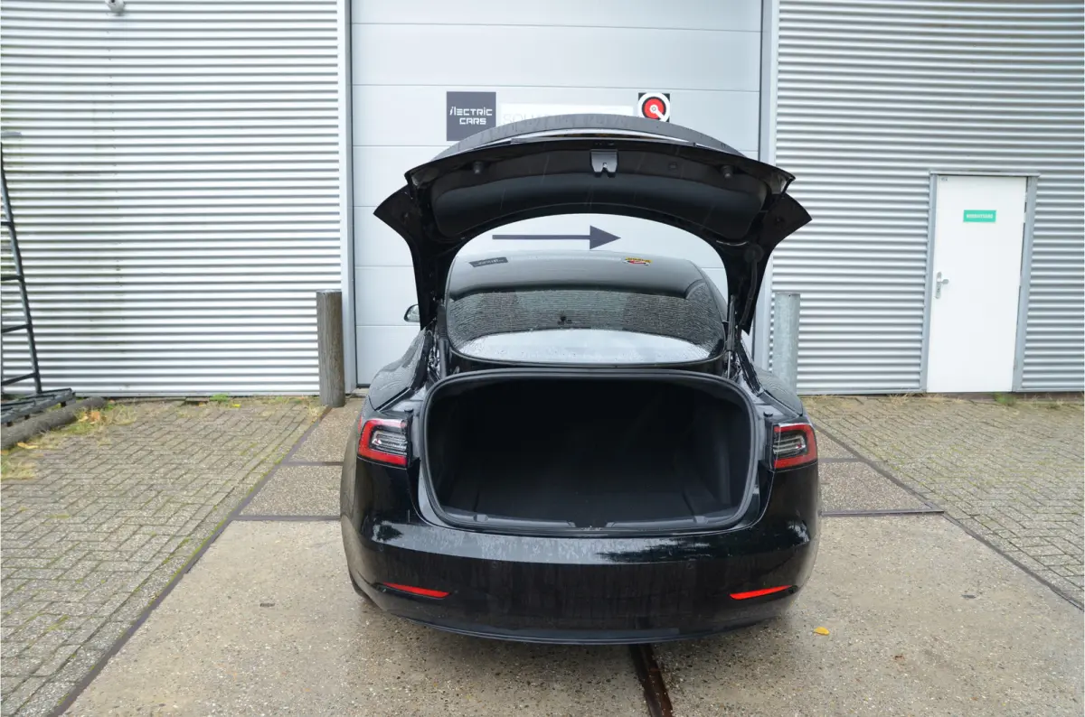 Performance AWD 75 kWh AutoPilot3.0, Warmtepomp