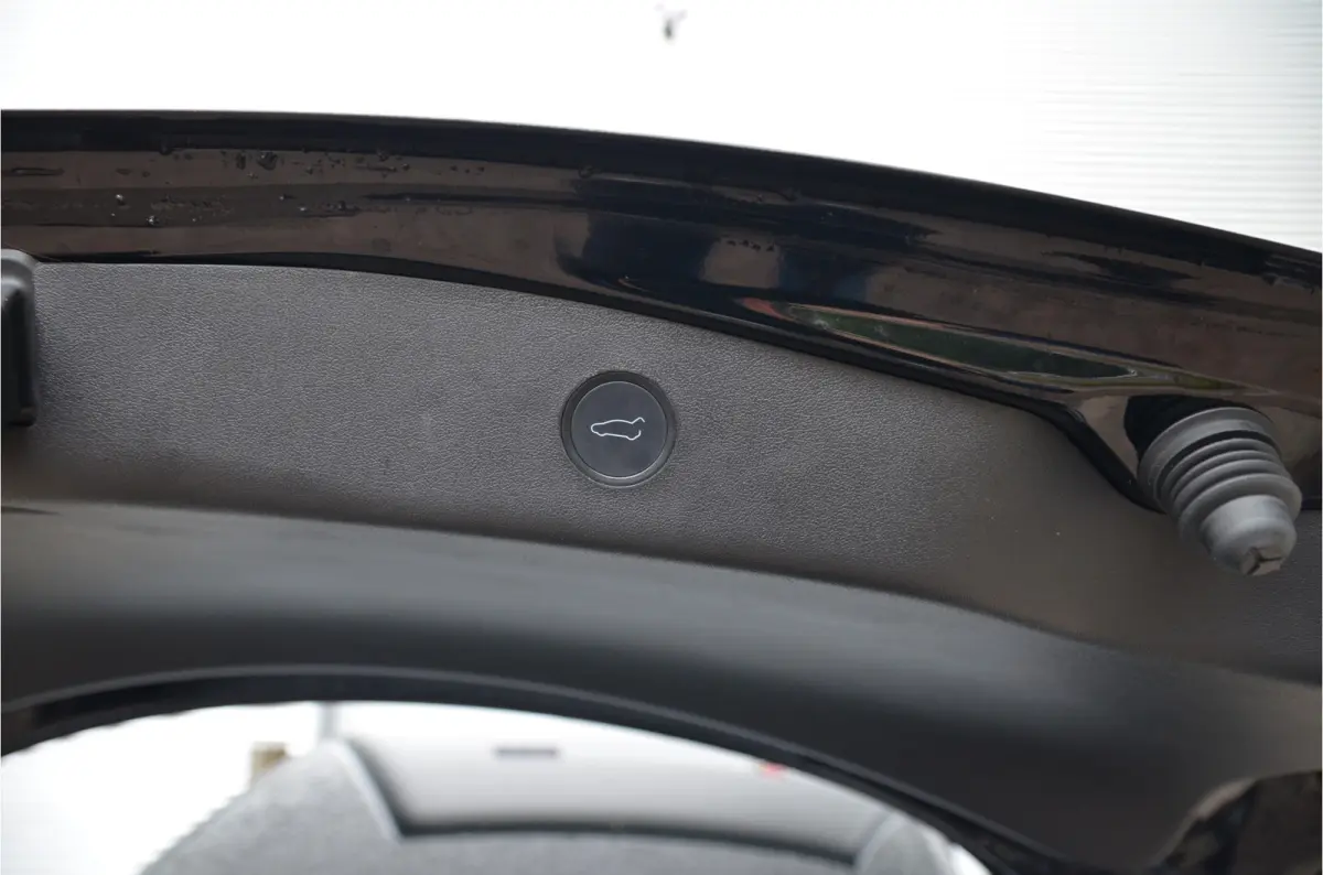 Performance AWD 75 kWh AutoPilot3.0, Warmtepomp