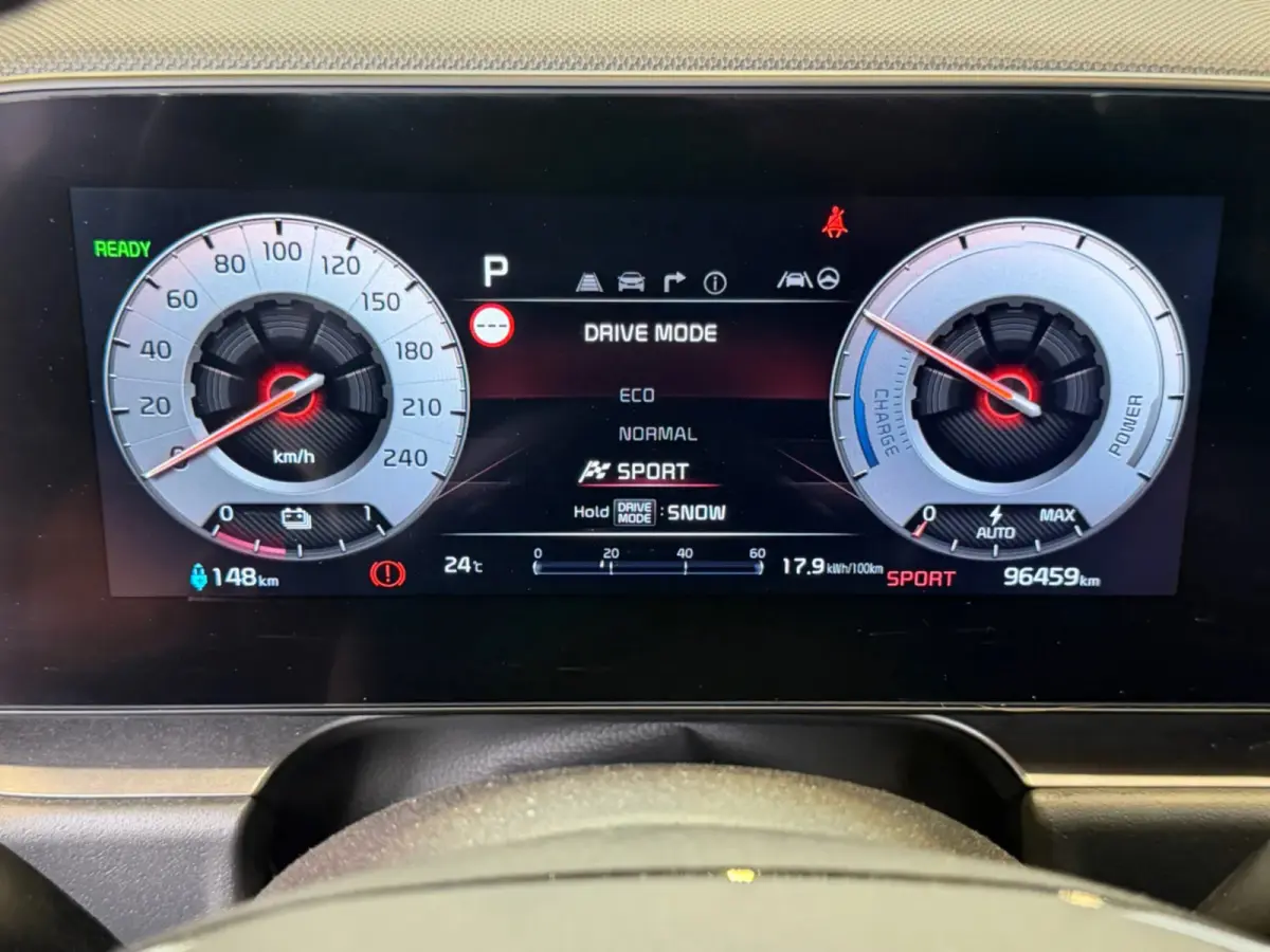 DynamicLine 64.8 kWh SOH 99% (NL-auto, 1e Eig, Dealer OndH, Navi, Carplay, Camera, ParkeerS, Lane Assist, ActiveC, Etc