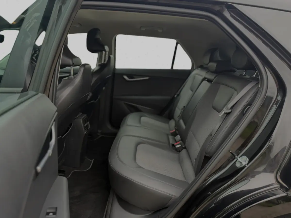 DynamicLine 64.8 kWh SOH 99% (NL-auto, 1e Eig, Dealer OndH, Navi, Carplay, Camera, ParkeerS, Lane Assist, ActiveC, Etc
