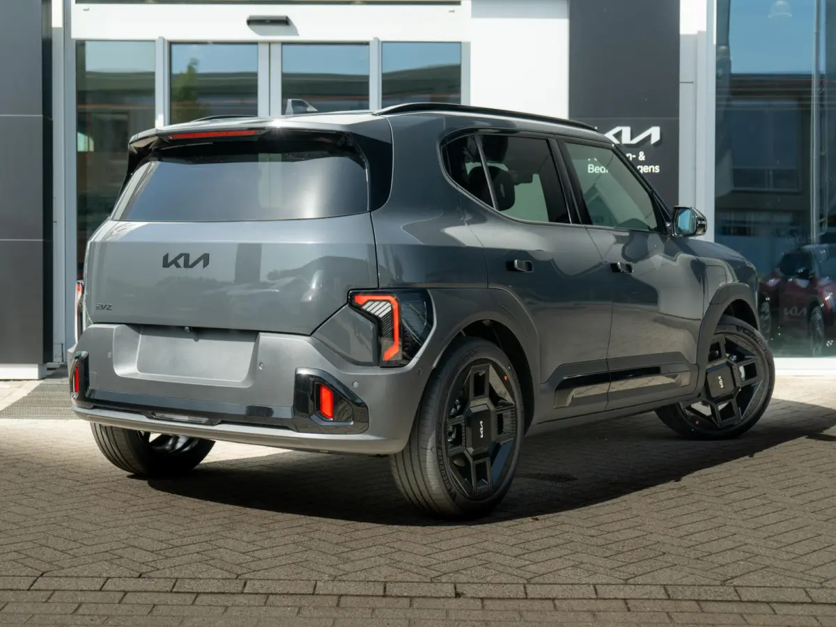 Black-Line 61 kWh 4p | Actieprijs* | Stoel en stuurverwarming | Stoel ventilatie | Schuifkanteldak |