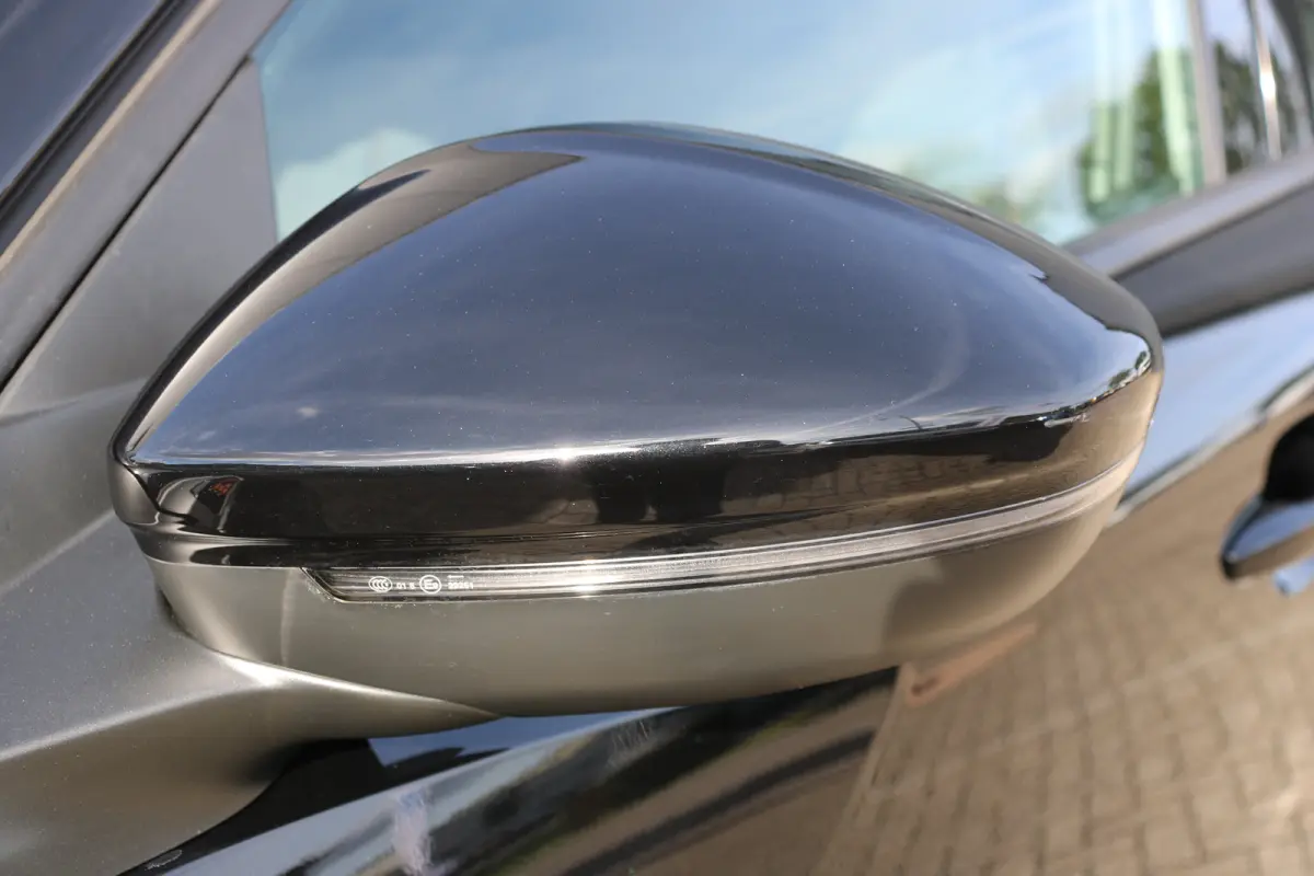 1.2 Hybrid 136 Style | Airco | Parkeersensoren achter | LED Koplampen | Cruise control | DAB |