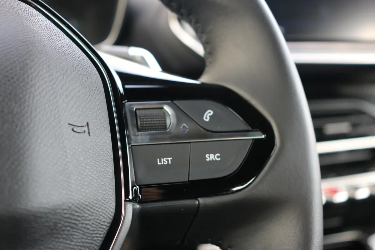 1.2 Hybrid 136 Style | Airco | Parkeersensoren achter | LED Koplampen | Cruise control | DAB |