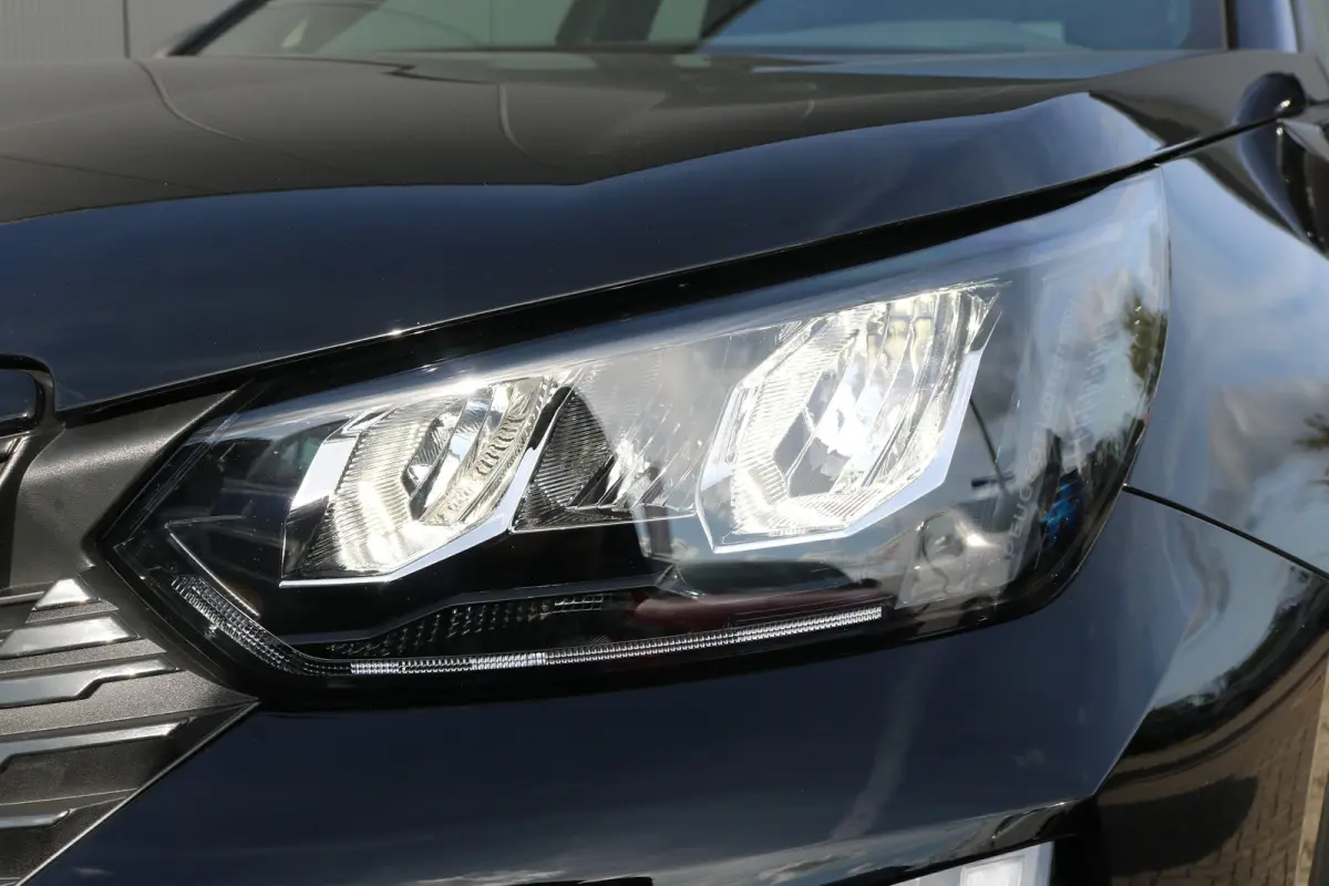 1.2 Hybrid 136 Style | Airco | Parkeersensoren achter | LED Koplampen | Cruise control | DAB |