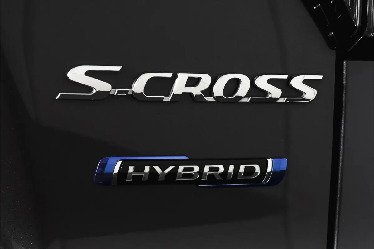 1.5 Hybrid Style Orig. NL | S/K-Panodak | Adapt. Cruise | Stoelverw. | 360 Camera | PDC | NAV+App. Connect | Afn. Trekhaak | ECC | LM 17" |