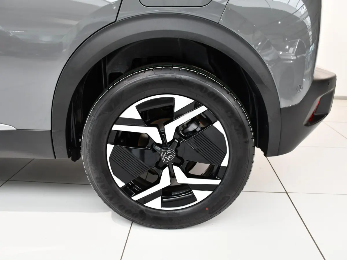 1.2 Hybrid 145 GT .