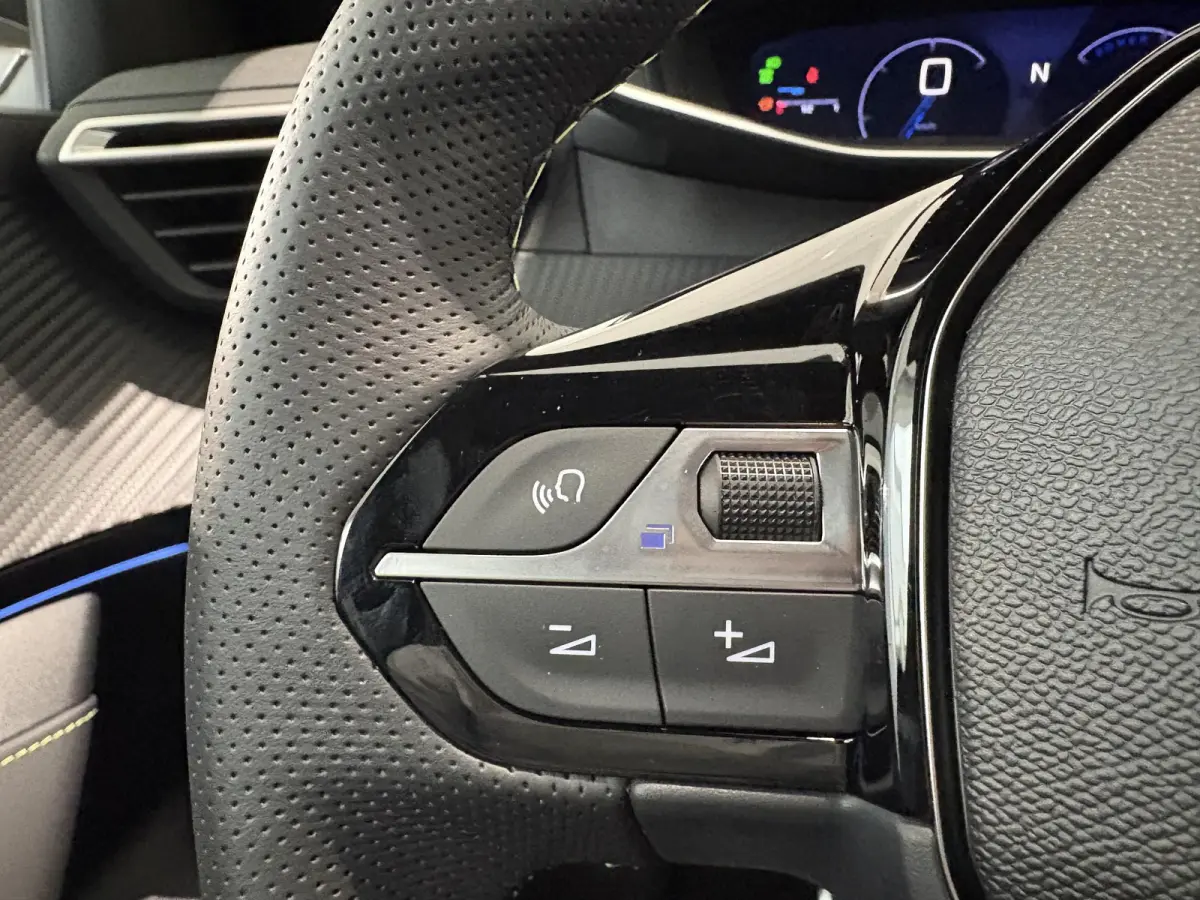 1.2 Hybrid 145 GT .