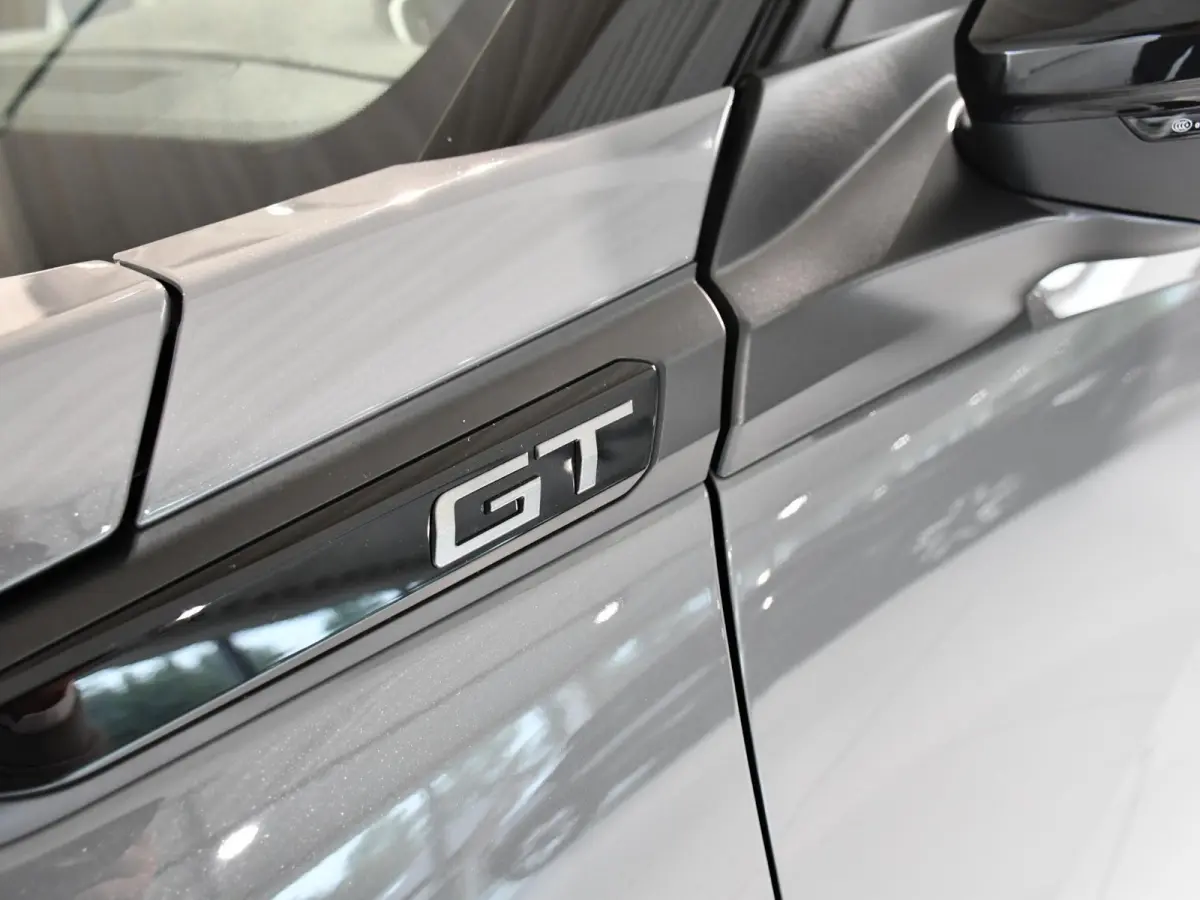 1.2 Hybrid 145 GT .