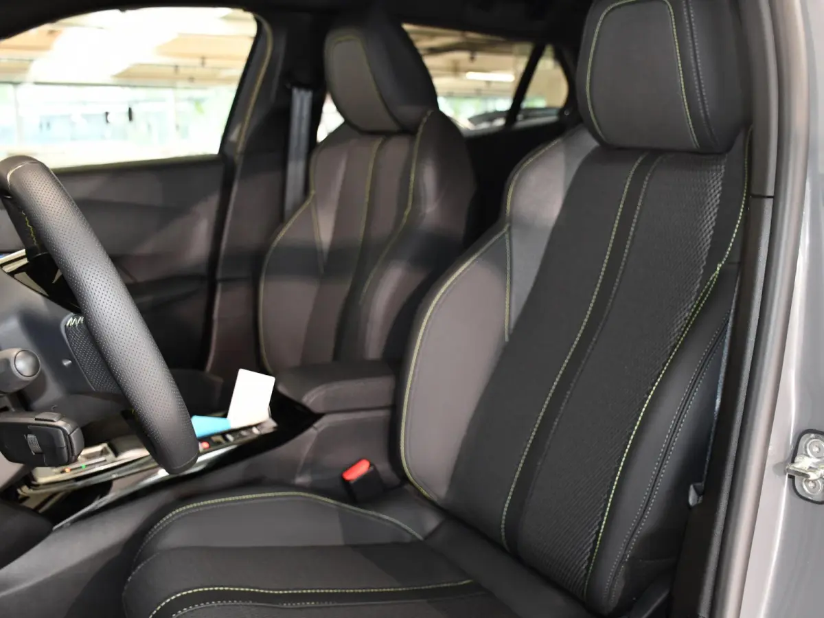 1.2 Hybrid 145 GT .