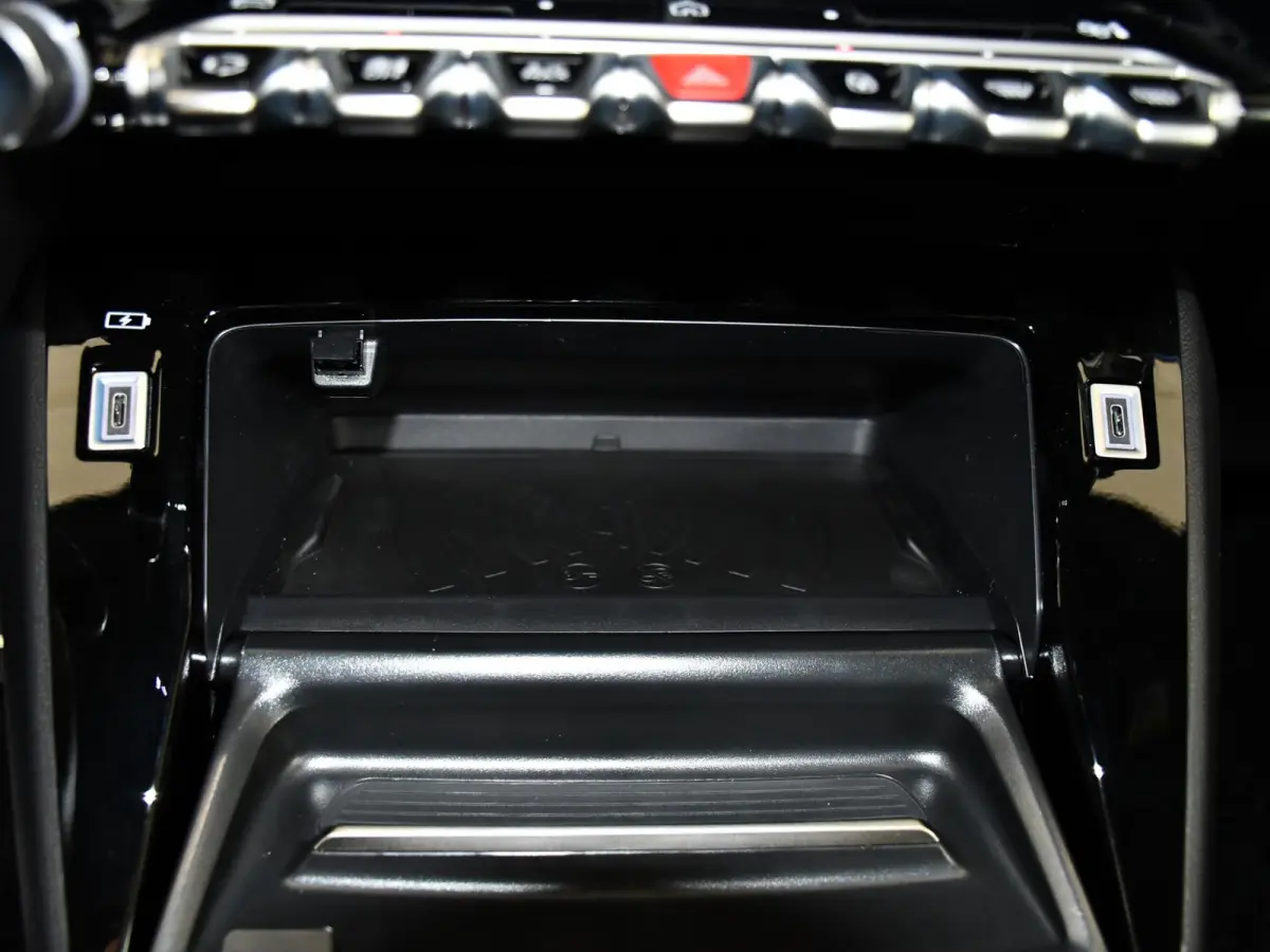 1.2 Hybrid 145 GT .