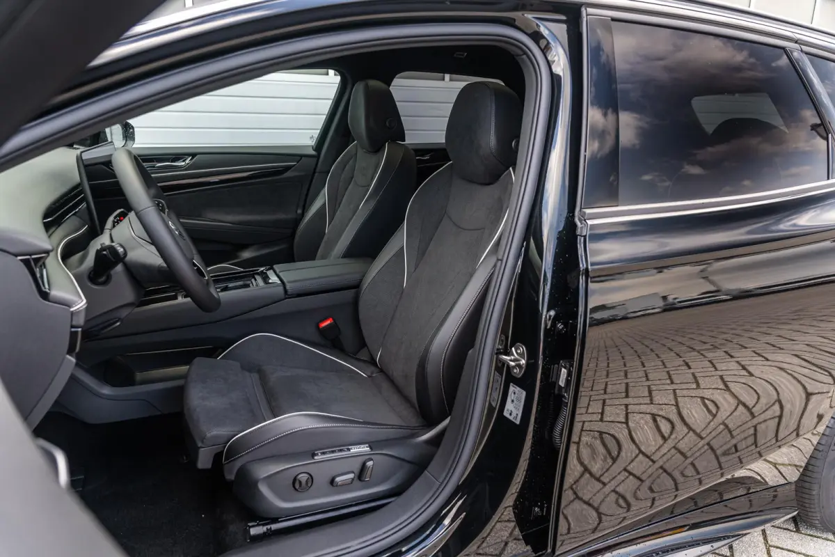 286pk Limited Edition Plus 77 kWh | Exterieur Pakket Plus | Interieur Pakket Plus