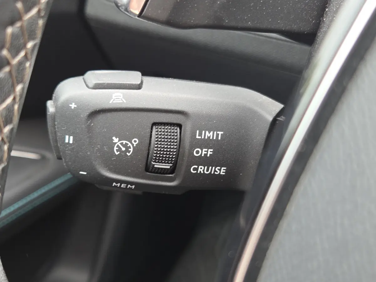 1.6 HYbrid 225 Allure Pack Business | SoH 100% | Camera | Adaptive CC | LED | Keyless | Full map navigatie | Carplay/android auto |