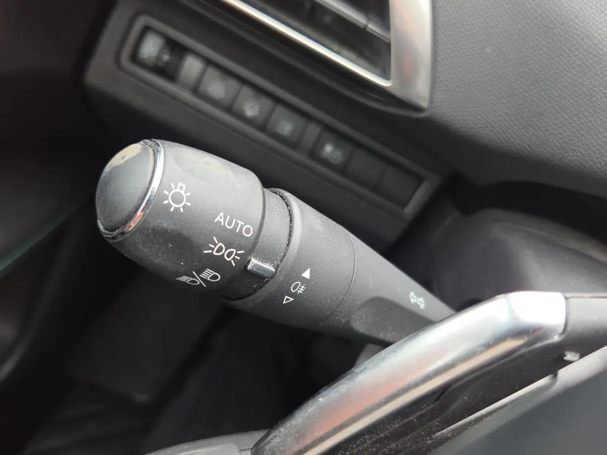 1.6 HYbrid 225 Allure Pack Business | SoH 100% | Camera | Adaptive CC | LED | Keyless | Full map navigatie | Carplay/android auto |