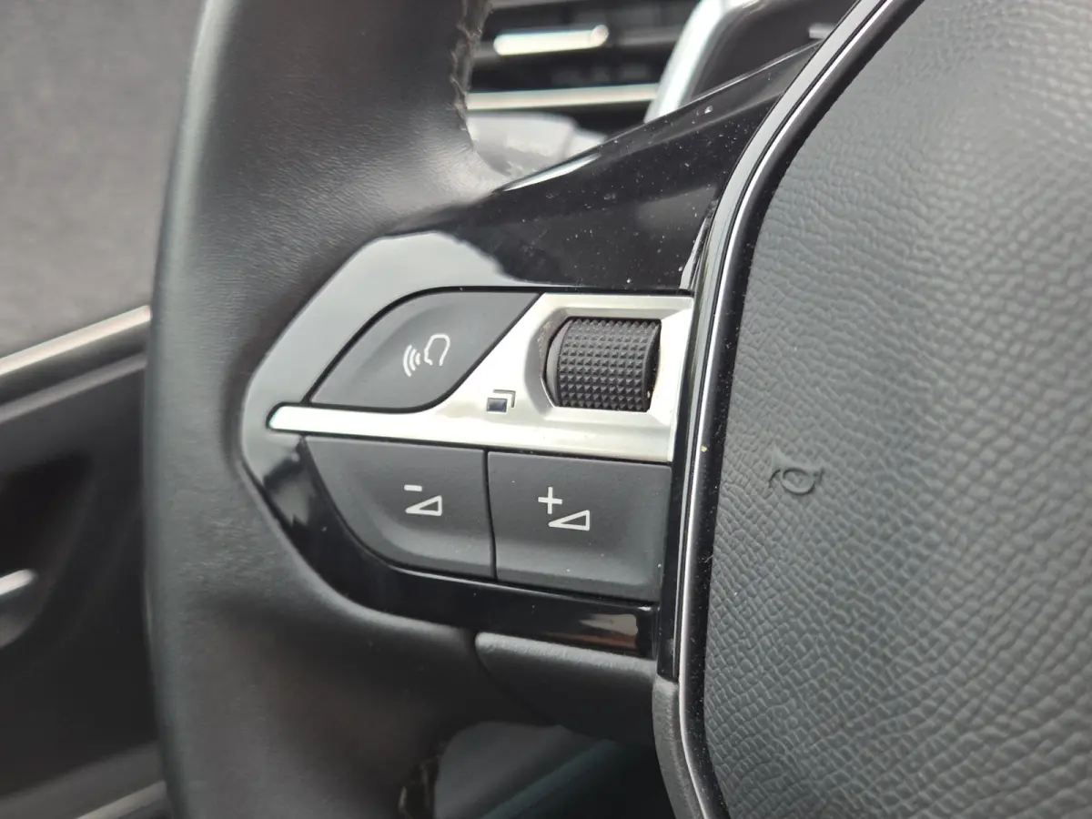 1.6 HYbrid 225 Allure Pack Business | SoH 100% | Camera | Adaptive CC | LED | Keyless | Full map navigatie | Carplay/android auto |