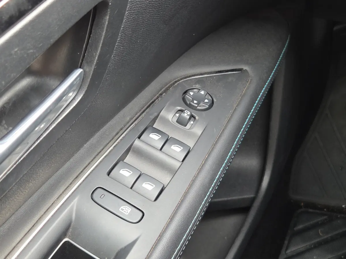1.6 HYbrid 225 Allure Pack Business | SoH 100% | Camera | Adaptive CC | LED | Keyless | Full map navigatie | Carplay/android auto |