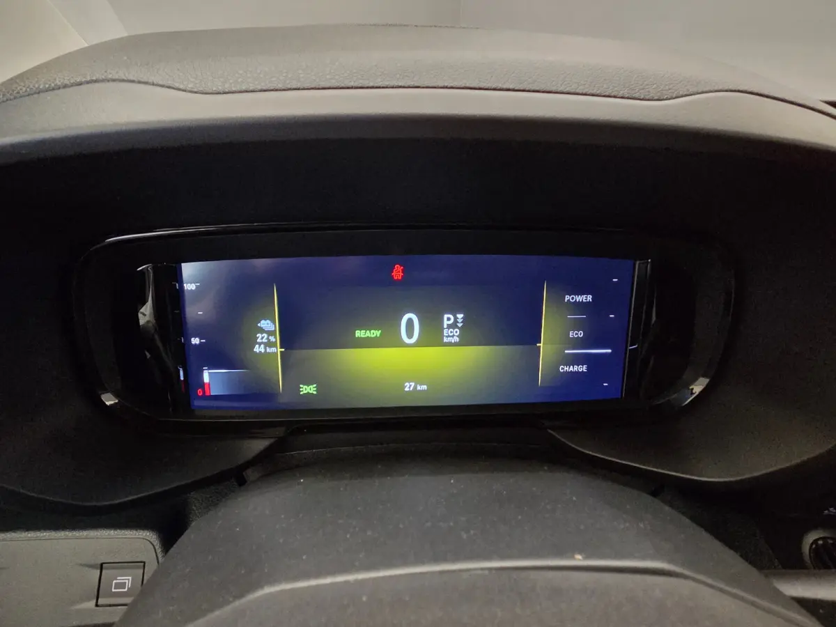 Standaard - Electric |  Reservewiel   | 8 jaar of 160.000 km fabrieksgarantie op het batterijpakket (tot 70% van de laadcapaciteit) | Airco (automatisch) 2,9% financial lease