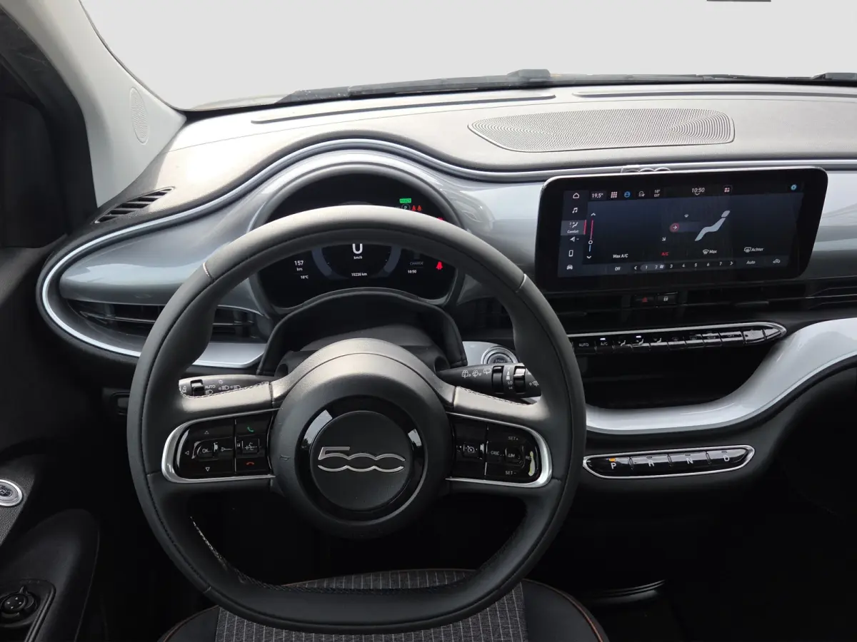 Icon 42 kWh SOH 94,12% | Camera | Full map navigatie | Carplay/android auto | 16 inch lmv |