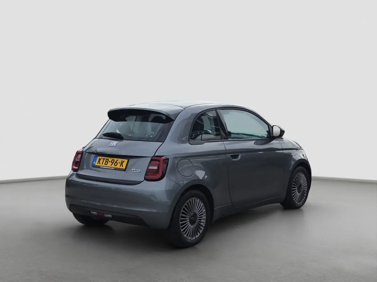 Icon 42 kWh SOH 94,12% | Camera | Full map navigatie | Carplay/android auto | 16 inch lmv |