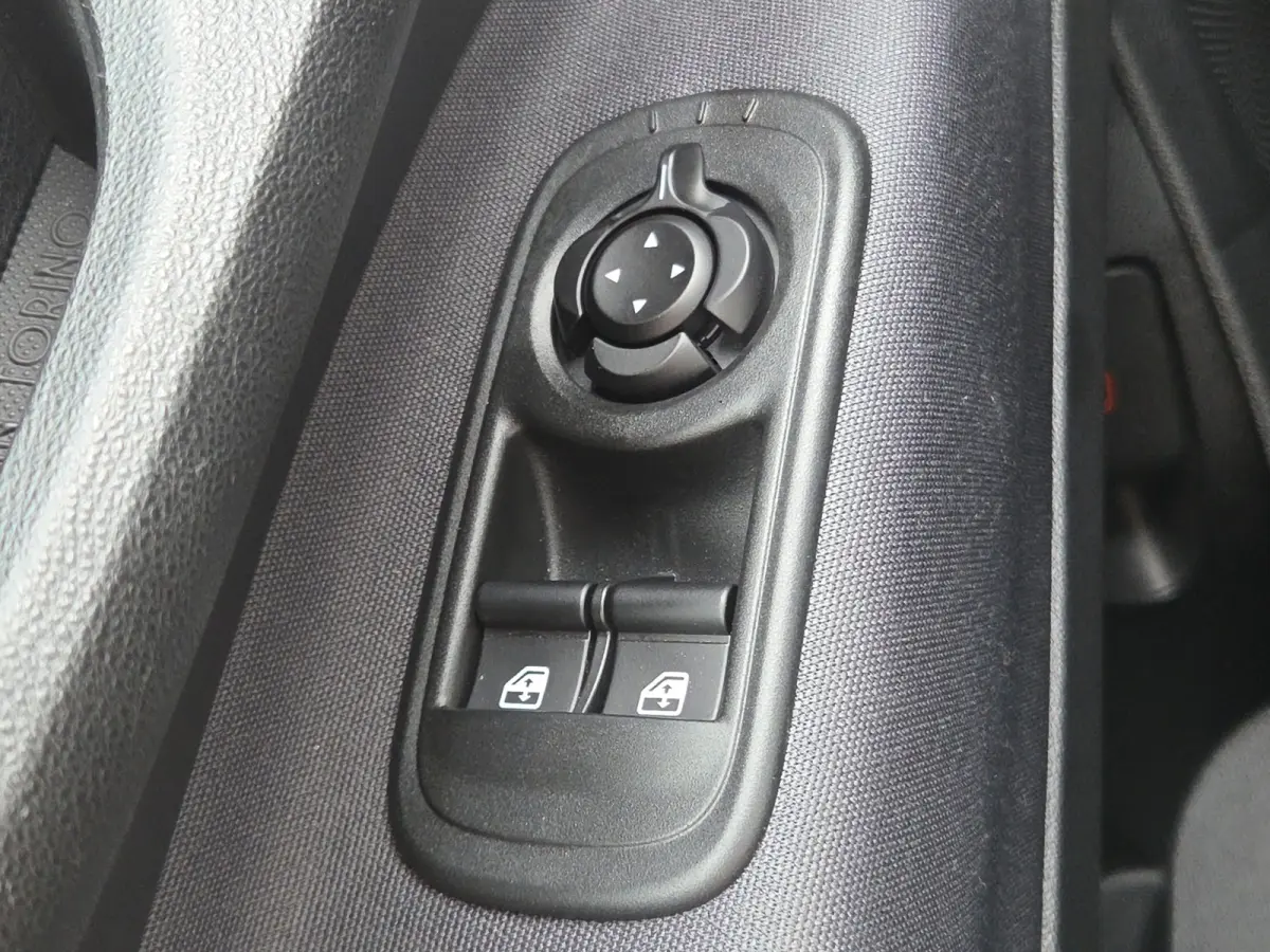 Icon 42 kWh SOH 94,12% | Camera | Full map navigatie | Carplay/android auto | 16 inch lmv |