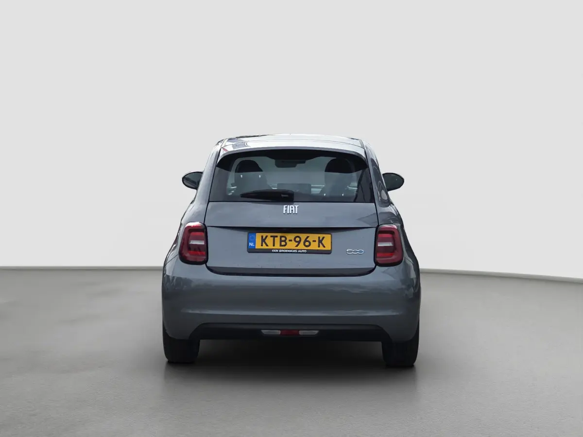Icon 42 kWh SOH 94,12% | Camera | Full map navigatie | Carplay/android auto | 16 inch lmv |