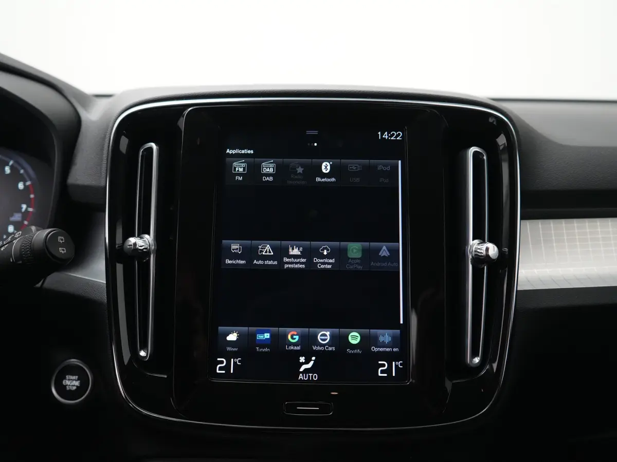 T3 Business Pro | Adaptive Cruise | BLIS | Trekhaak | Camera | Keyless Entry | Pilot Assist | Apple Carplay