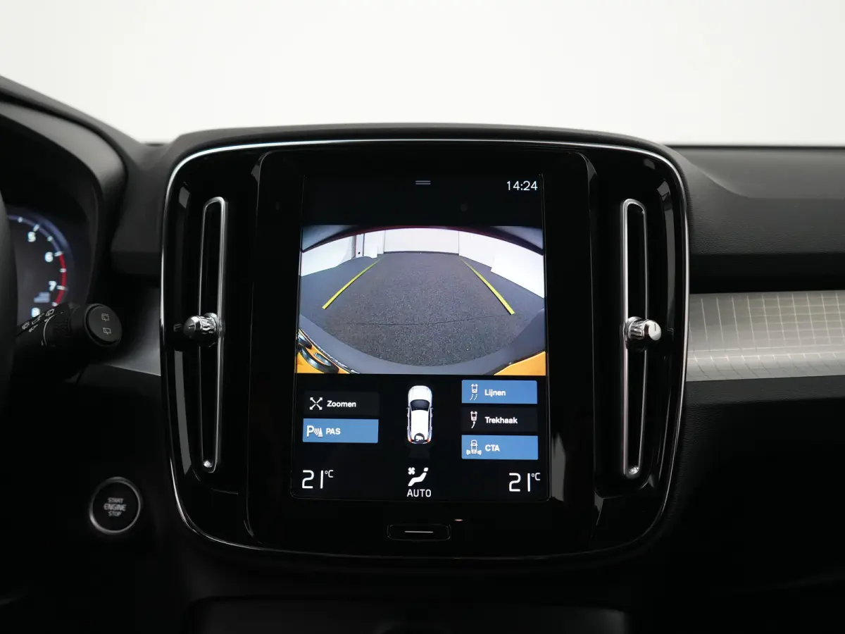 T3 Business Pro | Adaptive Cruise | BLIS | Trekhaak | Camera | Keyless Entry | Pilot Assist | Apple Carplay