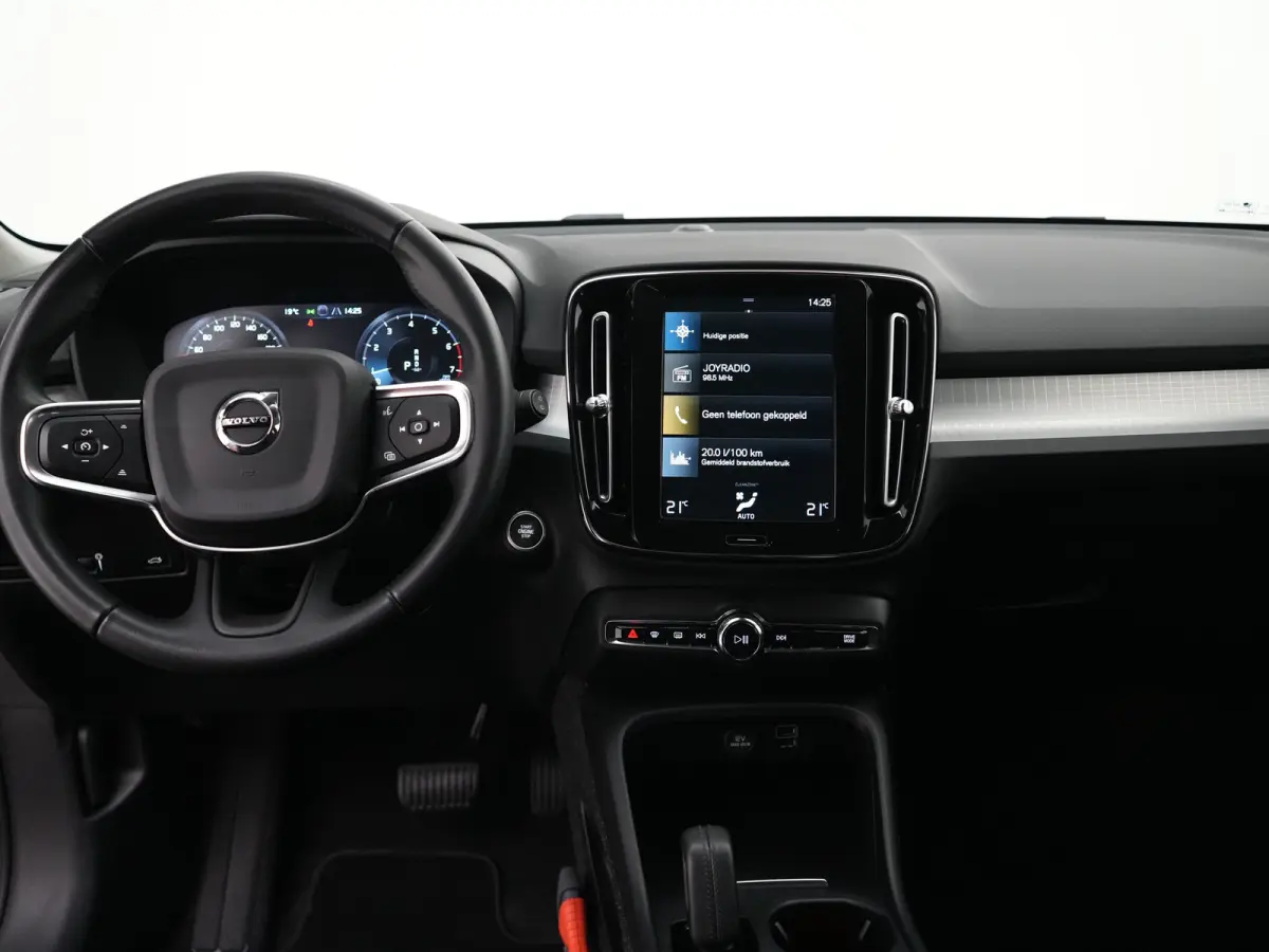 T3 Business Pro | Adaptive Cruise | BLIS | Trekhaak | Camera | Keyless Entry | Pilot Assist | Apple Carplay