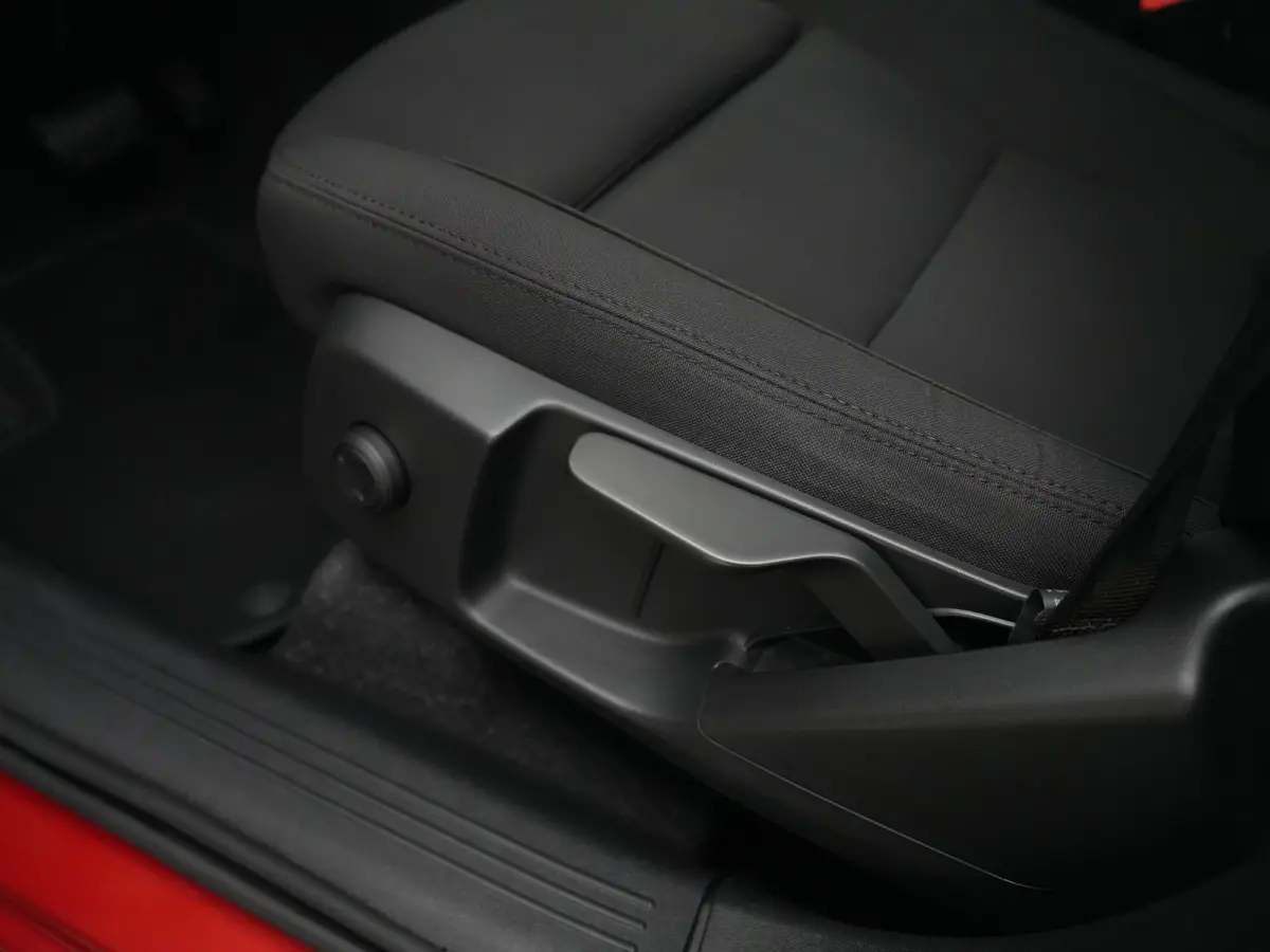 T3 Business Pro | Adaptive Cruise | BLIS | Trekhaak | Camera | Keyless Entry | Pilot Assist | Apple Carplay
