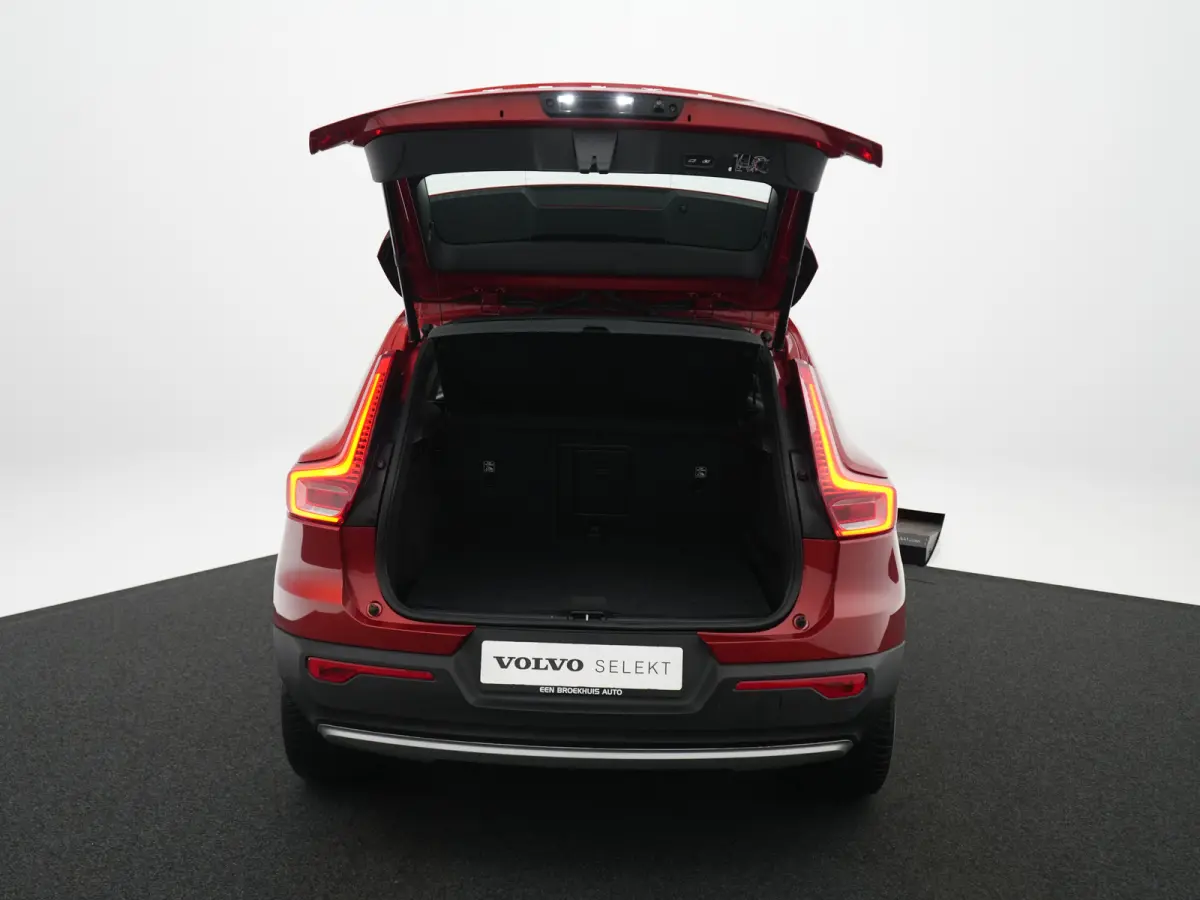 T3 Business Pro | Adaptive Cruise | BLIS | Trekhaak | Camera | Keyless Entry | Pilot Assist | Apple Carplay