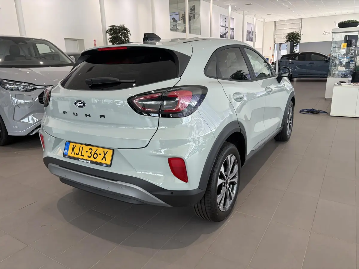 1.0 EcoBoost Titanium | € 5.000,- KORTING! | CRUISE CONTROL | ACHTERUITRIJCAMERA | PARKEERSENSOREN ACHTER | DRAADLOOS APPLE CARPLAY EN ANDROID AUTO | FULL LED KOPLAMPEN | NAVIGATIESYSTEEM 